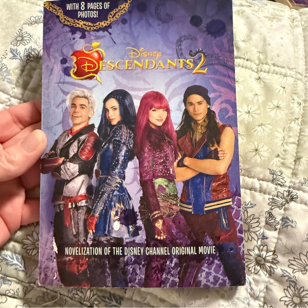 Disney Descendants 2 Children’s Chapter Book Novelization of the Original Movie